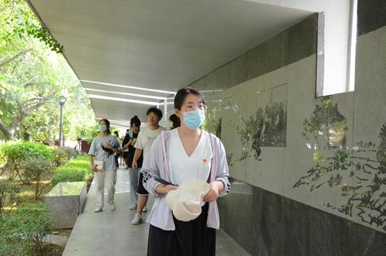 太阳集团tyc4633学生第二党支部组织参观浙大西迁纪念广场3